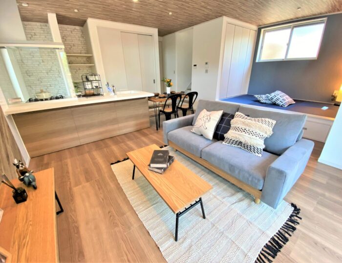 🏡岸和田市天神山町モデルハウス　家具入りました♪