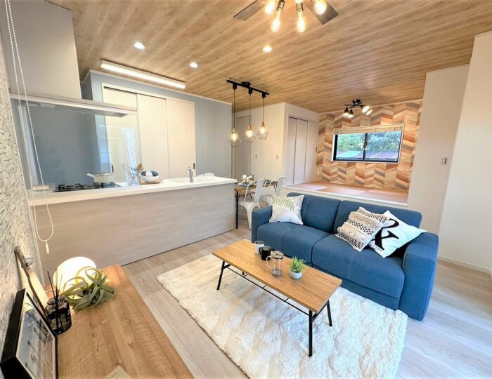 🏡　岸和田市磯上町　モデルハウス家具入りました！