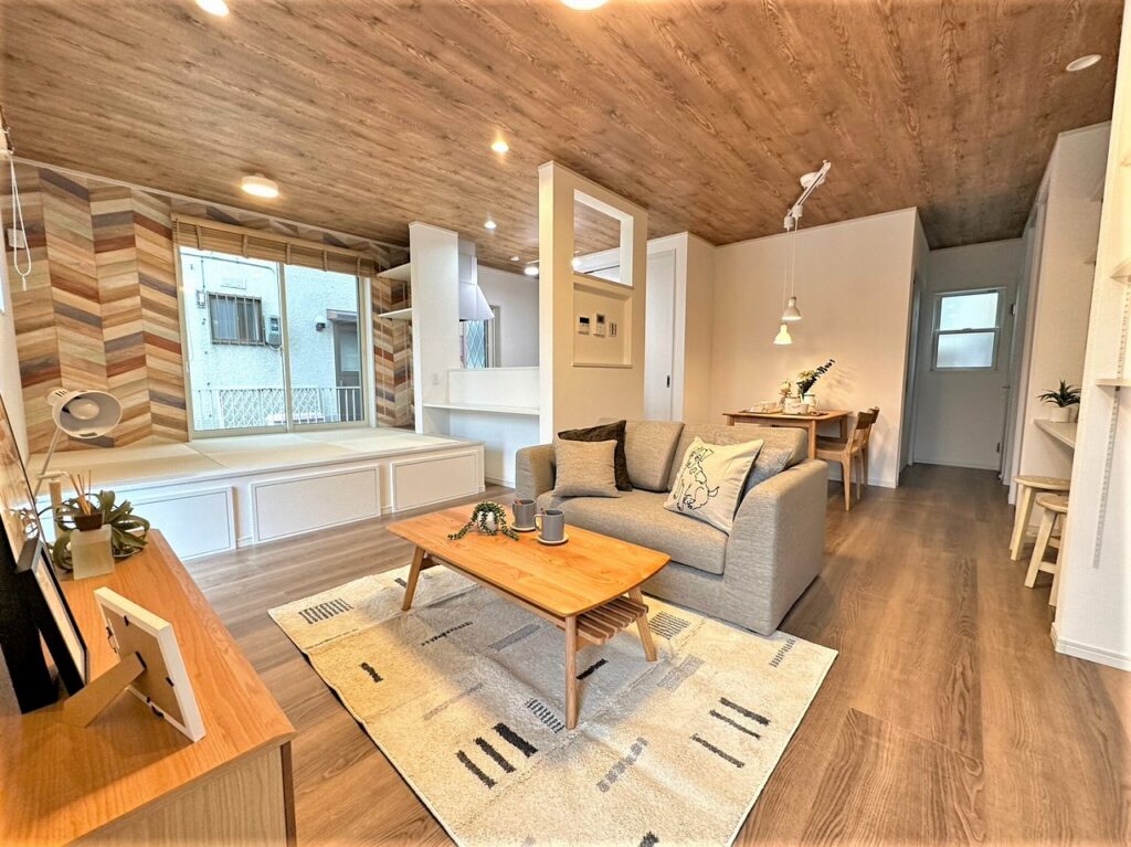 🏡　阪南市鳥取三井モデルハウス　家具入りました！
