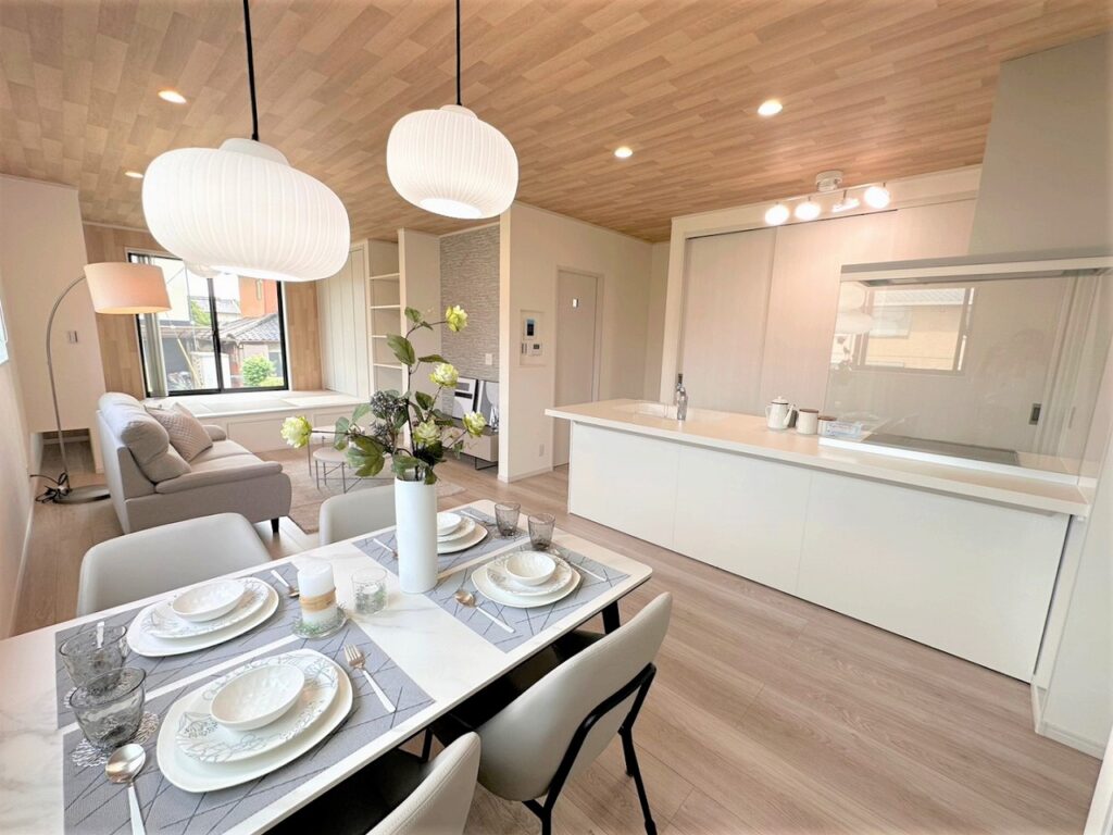 🏡　大和郡山市額田部北町モデルハウス　家具入りました！
