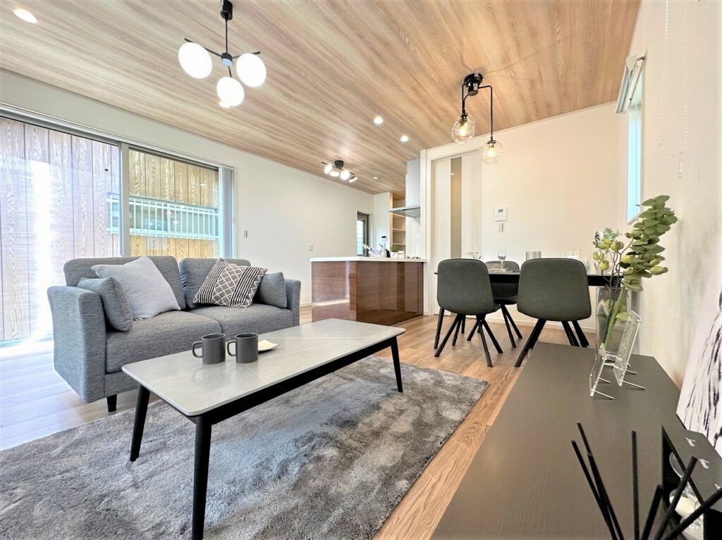 🏡　岸和田市岡山町モデルハウス 家具入りました！