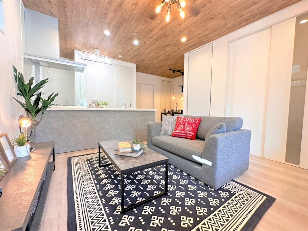 🏡　奈良市西九条町モデルハウス　家具入りました！