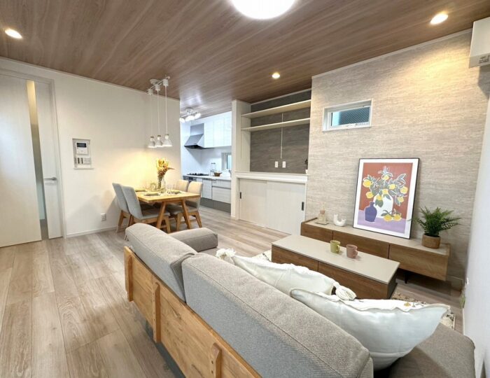 🏡　岸和田市上野町東モデルハウス　家具入りました♪