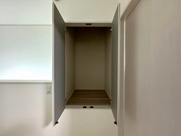 ２階トイレ横収納