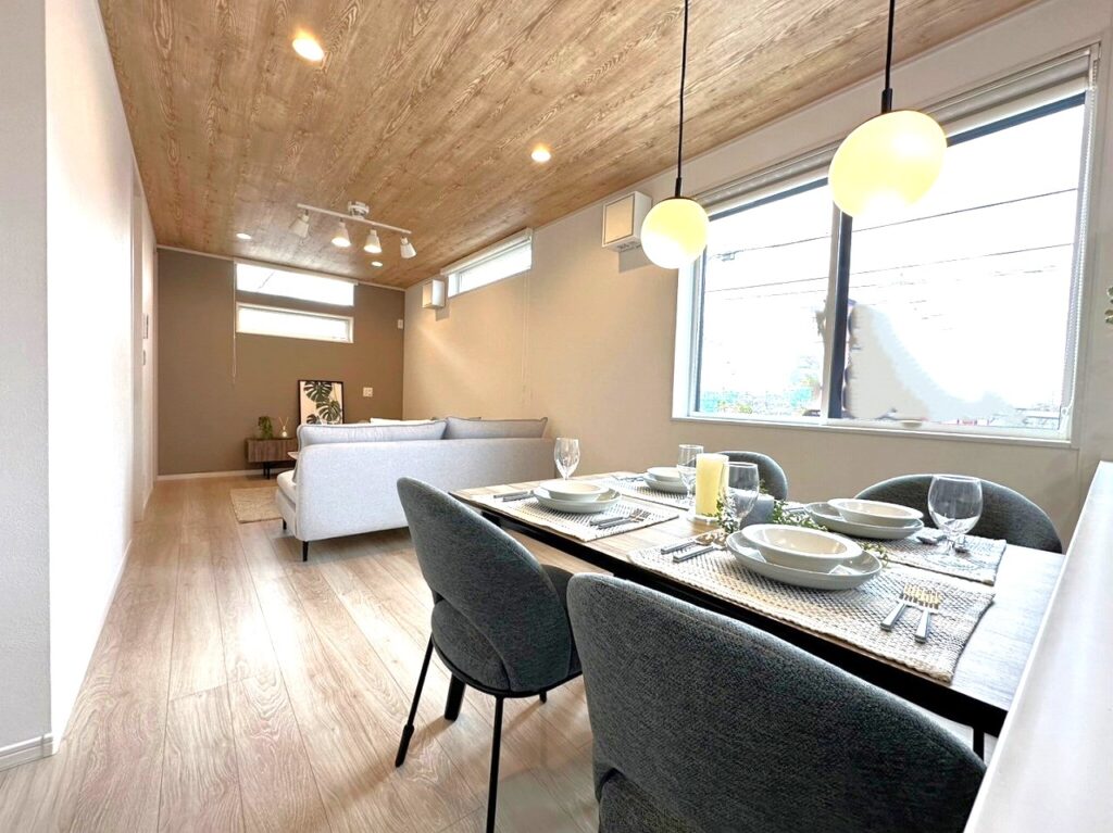 🏡　岸和田市池尻町モデルハウス　家具入りました♪