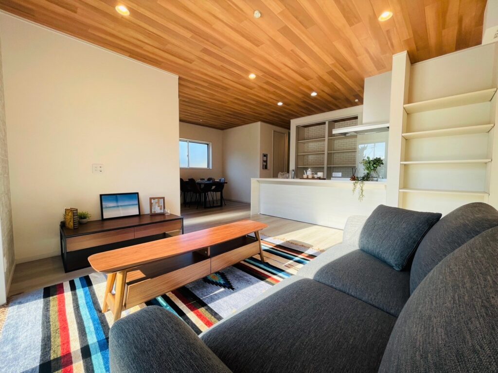 🏡　岸和田市南町モデルハウス　家具入りました♪