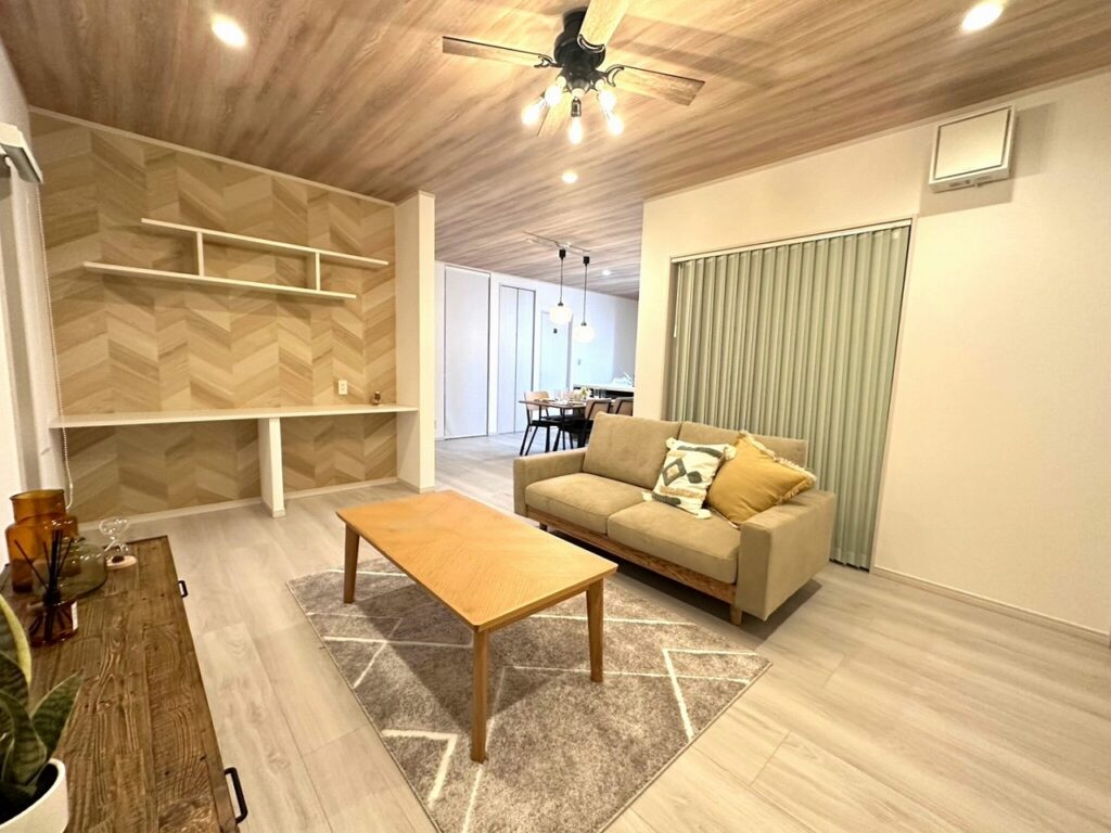 🏡　岬町淡輪モデルハウス　家具入りました♪