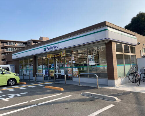ファミリーマート奈良鶴舞西店