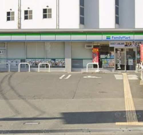 ファミリーマート茨木警察病院前店